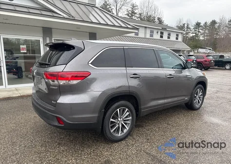 2017 Toyota Highlander Hybrid Xle z USA, uszkodzony, nr VIN 5TDJGRFH3HS026182